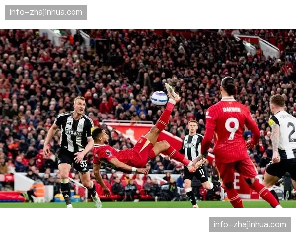 曼联维拉利物浦同积58分 欧冠席位争夺白热化